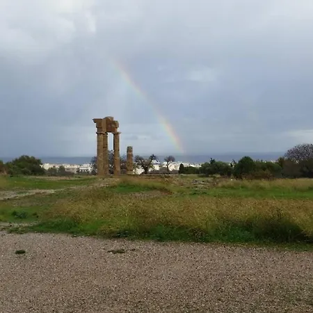 Appartement Beautiful With Private Garden! Rhodes City