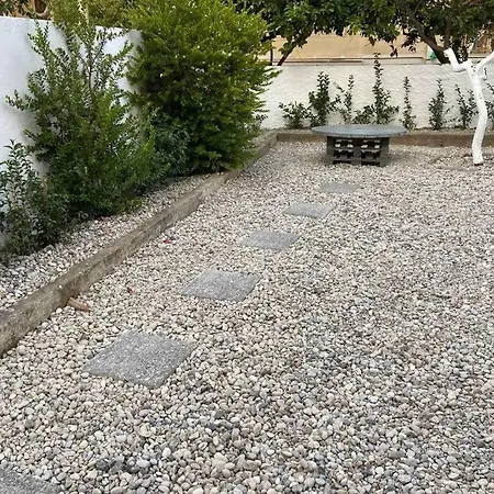 Beautiful With Private Garden! Appartement Rhodes City